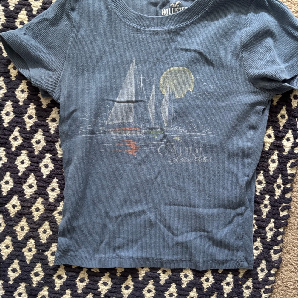 hollister ribbed graphic t-shirt